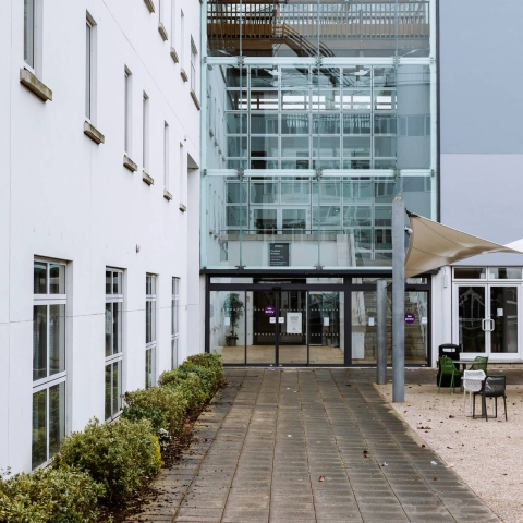 Image of the Portland Building entrence