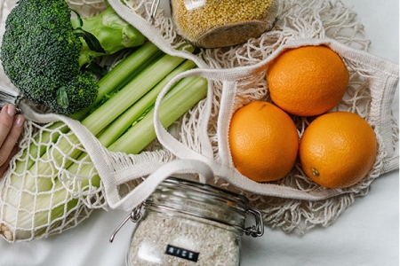 Plastic free shopping bag and food